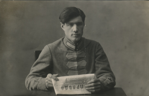 Председатель военного трибунала 
	9-го стрелкового корпуса Д.Д. Прохватилов в форме одежды образца 1922 г.