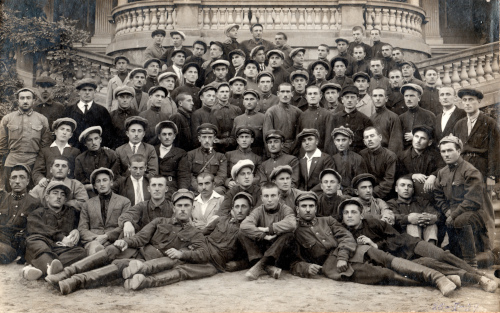 Военнослужащие отдельной сапрной роты 2-й 
	Грузинской стрелковой дивизии могли носить петличные шифровки 2ქმა (груз. 2 ქართული მესანგრე ასეული)