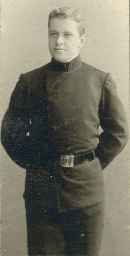 Рисунок 20. Учащийся Санкт-Петербургской 1-й 
	гимназии в куртке произвольного образца. 11 декабря 1904 г.