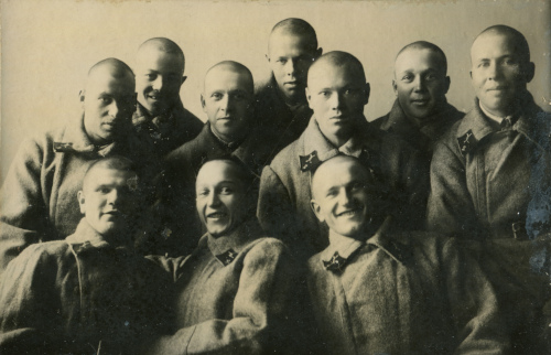 Молодое пополнение прибыло во 2-й полк связи 
	ЛВО. Сентябрь 1927 г.