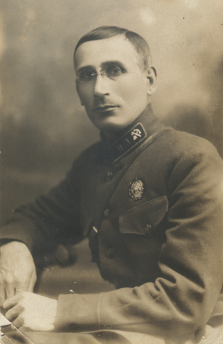 Неизвестный командир, награжденный
знаком за строительство железной дороги Орша-Лепель