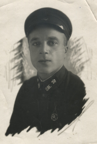 Курсант Школы военных сообщений РККА Н.М. Мельник с
шифровкой ШВС на петлицах