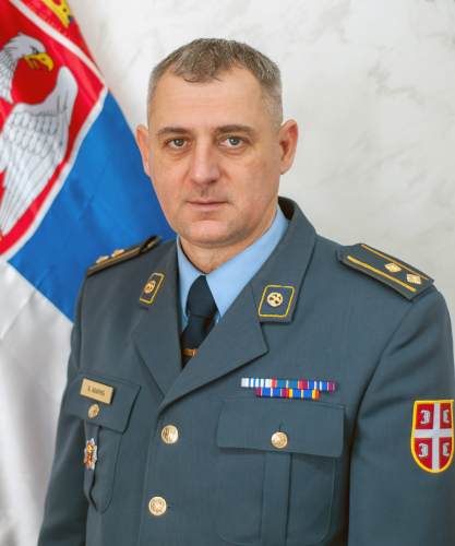 Подполковник Đорđе Мариħ. Эмблемы инженерных
войск