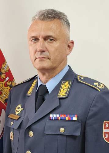 Командир 98-й авиационной бригады бригадный генерал
Александар Милеħевиħ. На погонах – эмблема RV i PVO